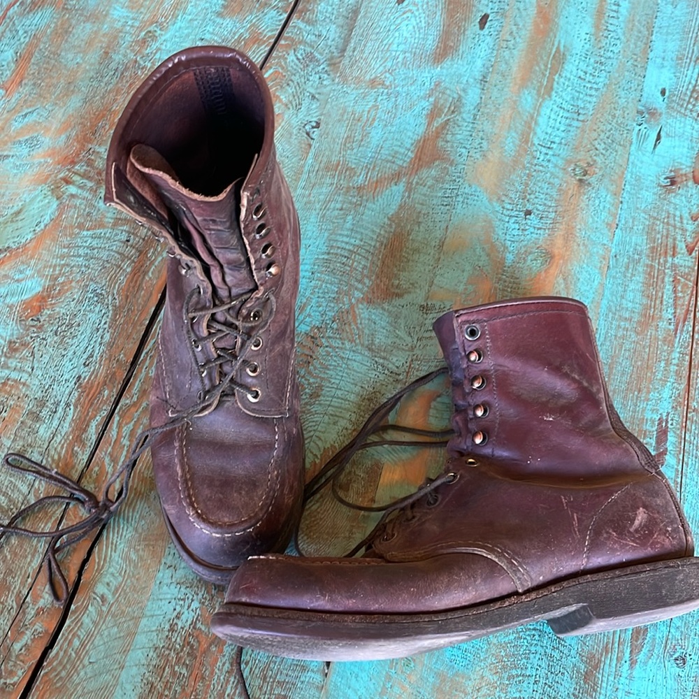 Red Wing 9D made in USA. Work boot.